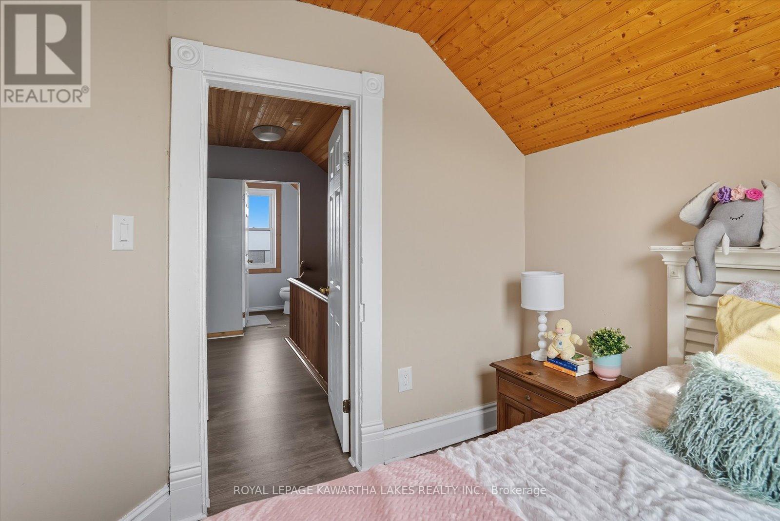 18 Mary Street W, Kawartha Lakes (Lindsay), Ontario  K9V 2N4 - Photo 24 - X12531882