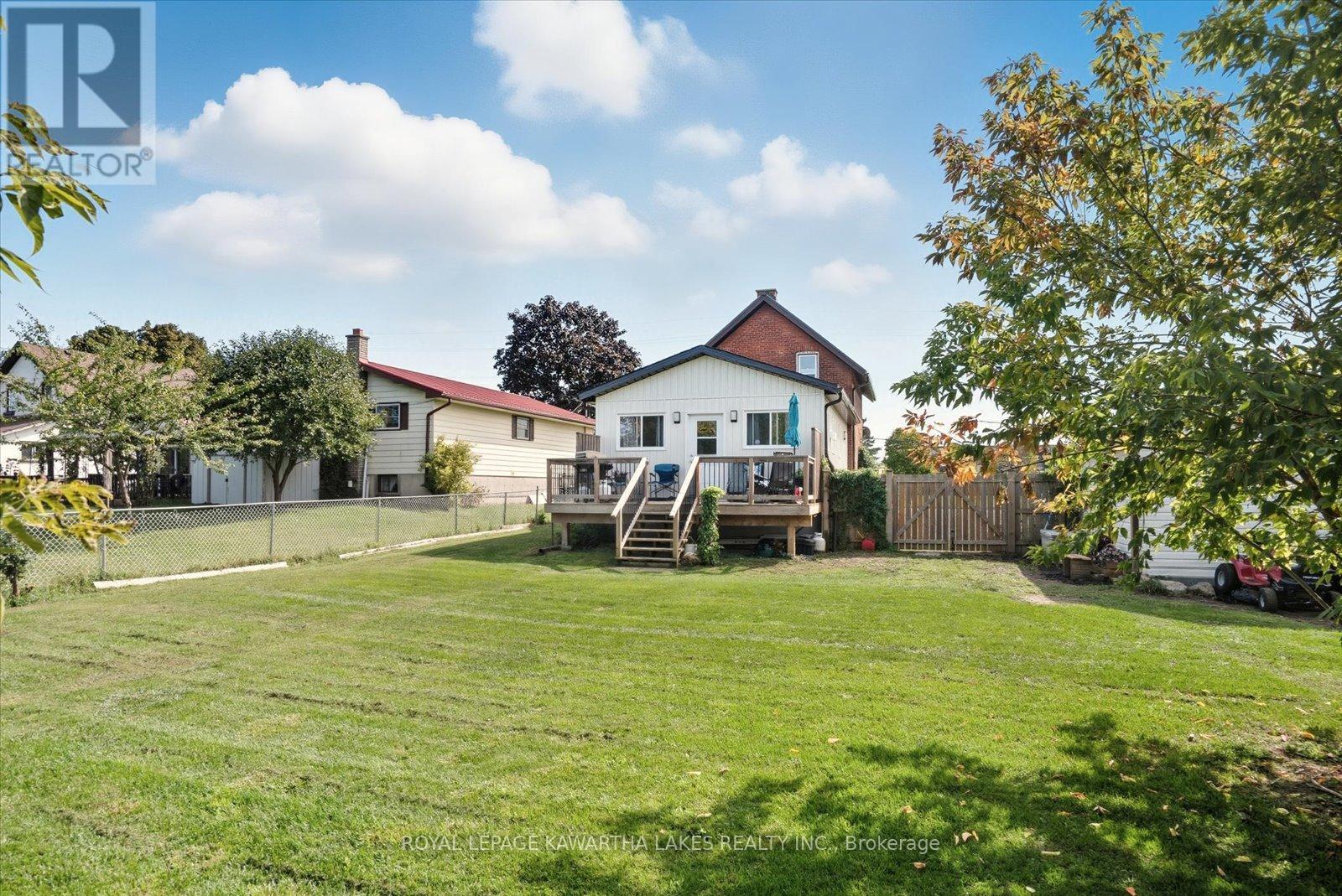 18 Mary Street W, Kawartha Lakes (Lindsay), Ontario  K9V 2N4 - Photo 37 - X12531882