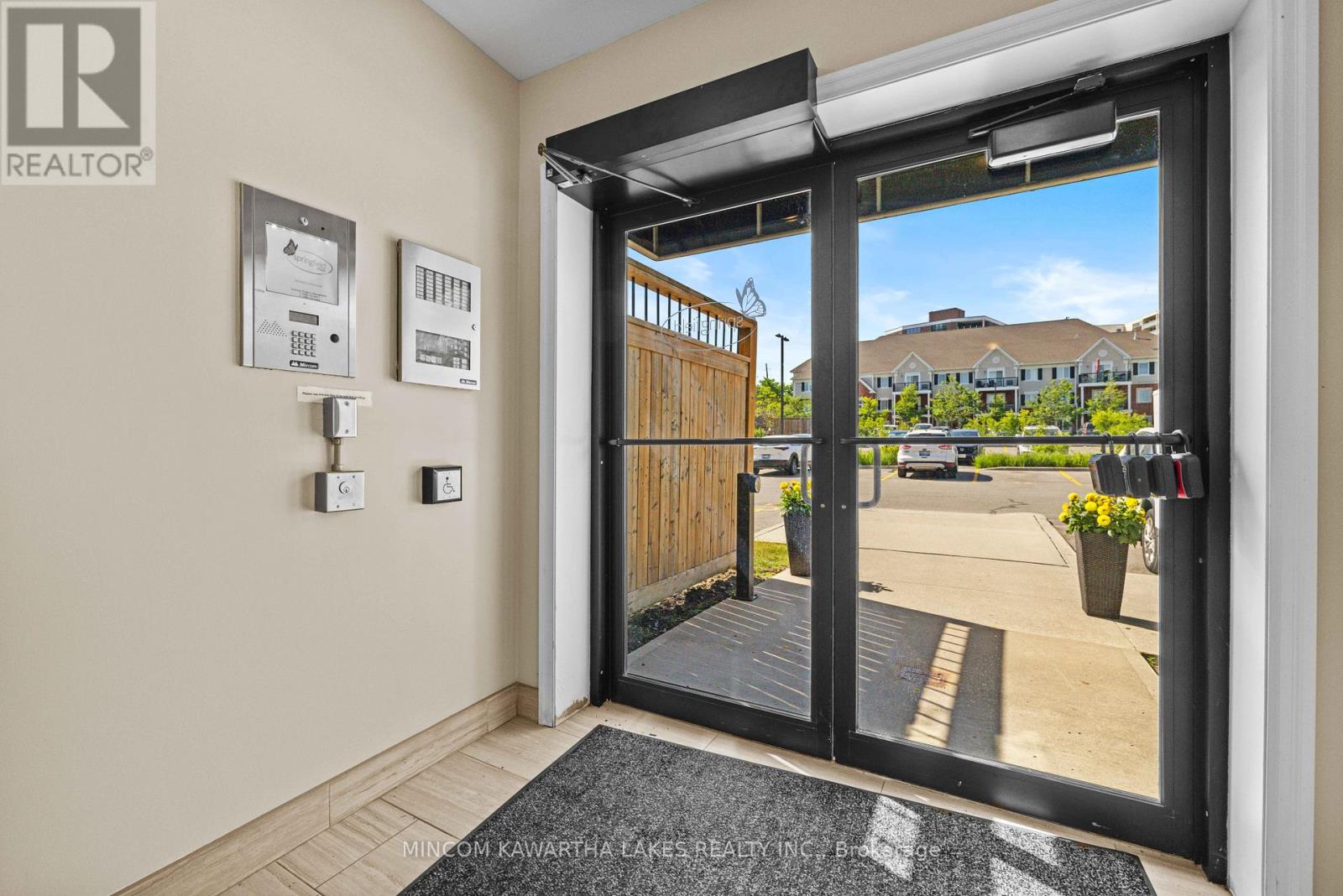 105 - 910 Wentworth Street, Peterborough (Otonabee Ward 1), Ontario  K9J 8R8 - Photo 10 - X12531920