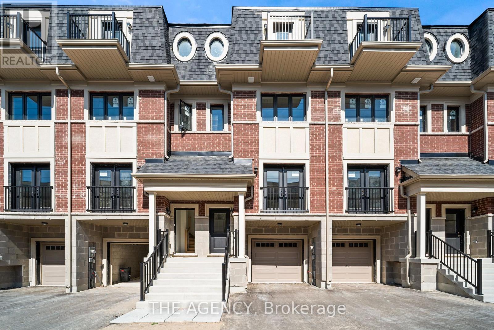 25 - 22 MARRET LANE, clarington (newcastle), Ontario