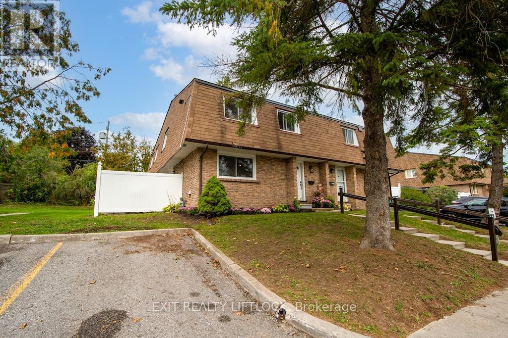 12 - 740 Chamberlain Street, Peterborough (Otonabee Ward 1), Ontario  K9J 4M3 - Photo 2 - X12532252