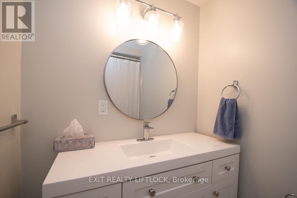 12 - 740 Chamberlain Street, Peterborough (Otonabee Ward 1), Ontario  K9J 4M3 - Photo 24 - X12532252