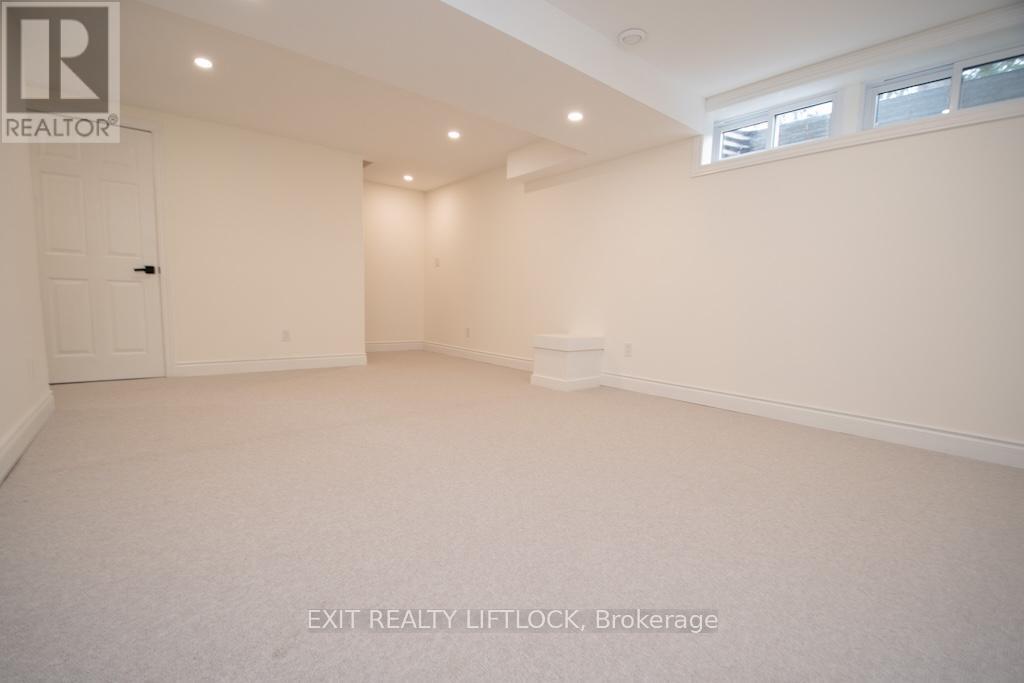 12 - 740 Chamberlain Street, Peterborough (Otonabee Ward 1), Ontario  K9J 4M3 - Photo 29 - X12532252