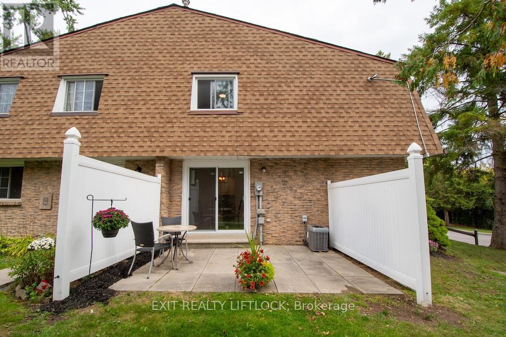 12 - 740 Chamberlain Street, Peterborough (Otonabee Ward 1), Ontario  K9J 4M3 - Photo 33 - X12532252