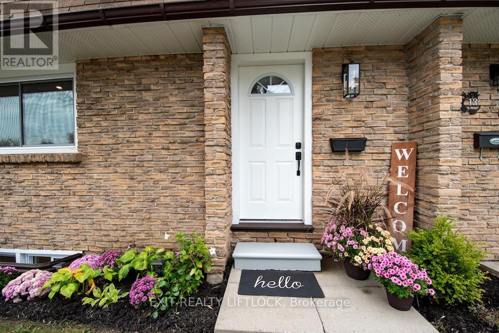 12 - 740 Chamberlain Street, Peterborough (Otonabee Ward 1), Ontario  K9J 4M3 - Photo 4 - X12532252