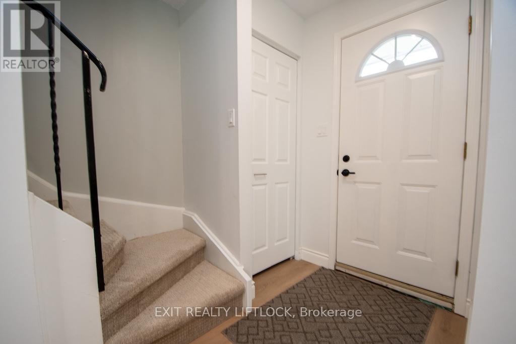 12 - 740 Chamberlain Street, Peterborough (Otonabee Ward 1), Ontario  K9J 4M3 - Photo 5 - X12532252