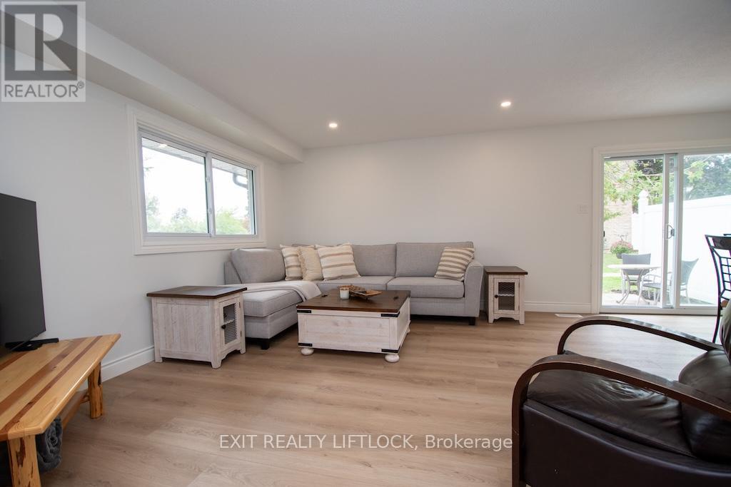 12 - 740 Chamberlain Street, Peterborough (Otonabee Ward 1), Ontario  K9J 4M3 - Photo 8 - X12532252