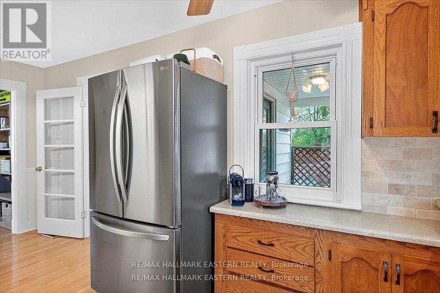 14 Alexander Avenue, Peterborough (Monaghan Ward 2), Ontario  K9J 6B4 - Photo 11 - X12532440