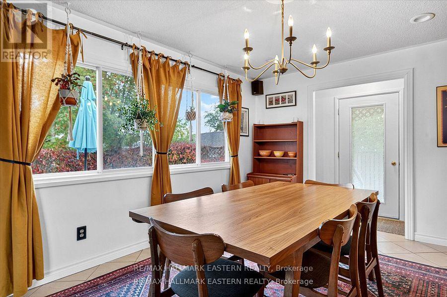 14 Alexander Avenue, Peterborough (Monaghan Ward 2), Ontario  K9J 6B4 - Photo 18 - X12532440