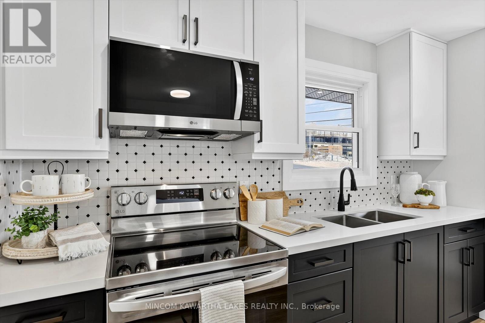 152 Langton Street, Peterborough (Northcrest Ward 5), Ontario  K9H 6K2 - Photo 13 - X12532646