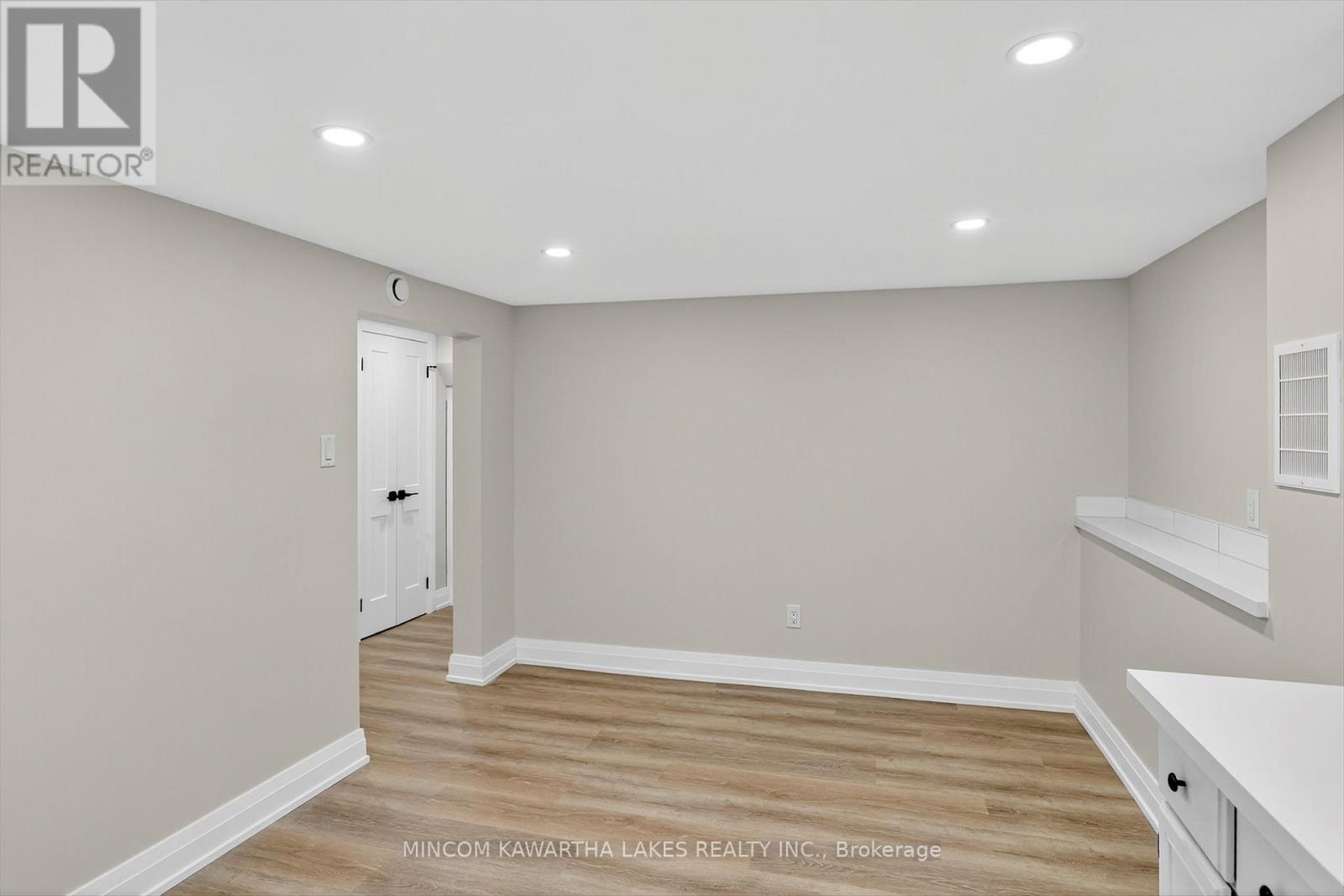 152 Langton Street, Peterborough (Northcrest Ward 5), Ontario  K9H 6K2 - Photo 32 - X12532646