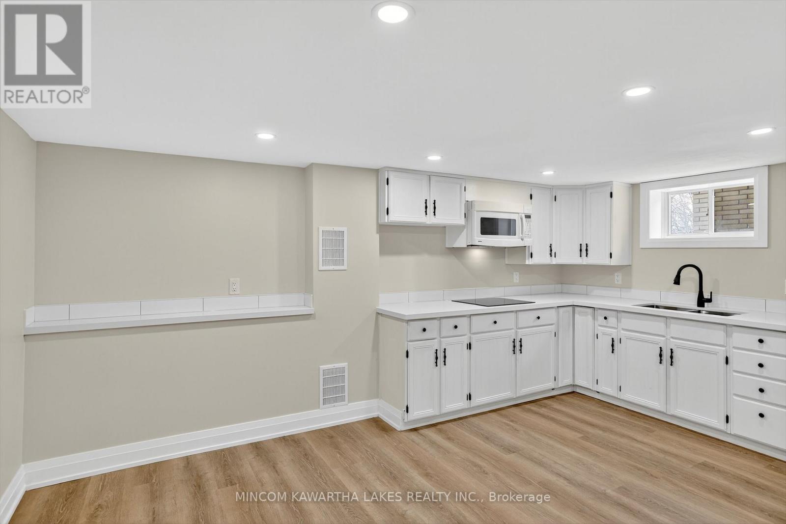 152 Langton Street, Peterborough (Northcrest Ward 5), Ontario  K9H 6K2 - Photo 33 - X12532646