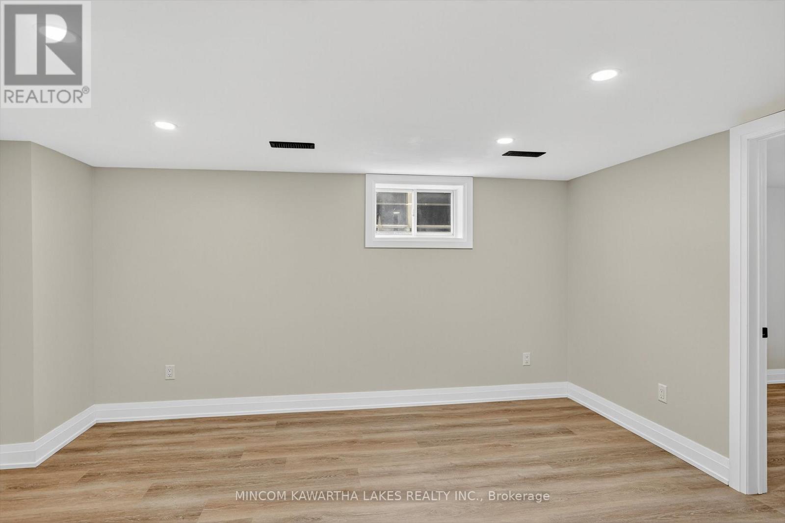 152 Langton Street, Peterborough (Northcrest Ward 5), Ontario  K9H 6K2 - Photo 35 - X12532646