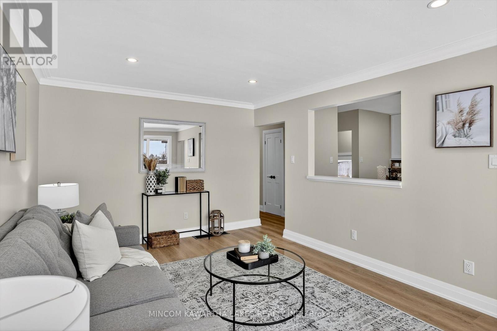 152 Langton Street, Peterborough (Northcrest Ward 5), Ontario  K9H 6K2 - Photo 9 - X12532646