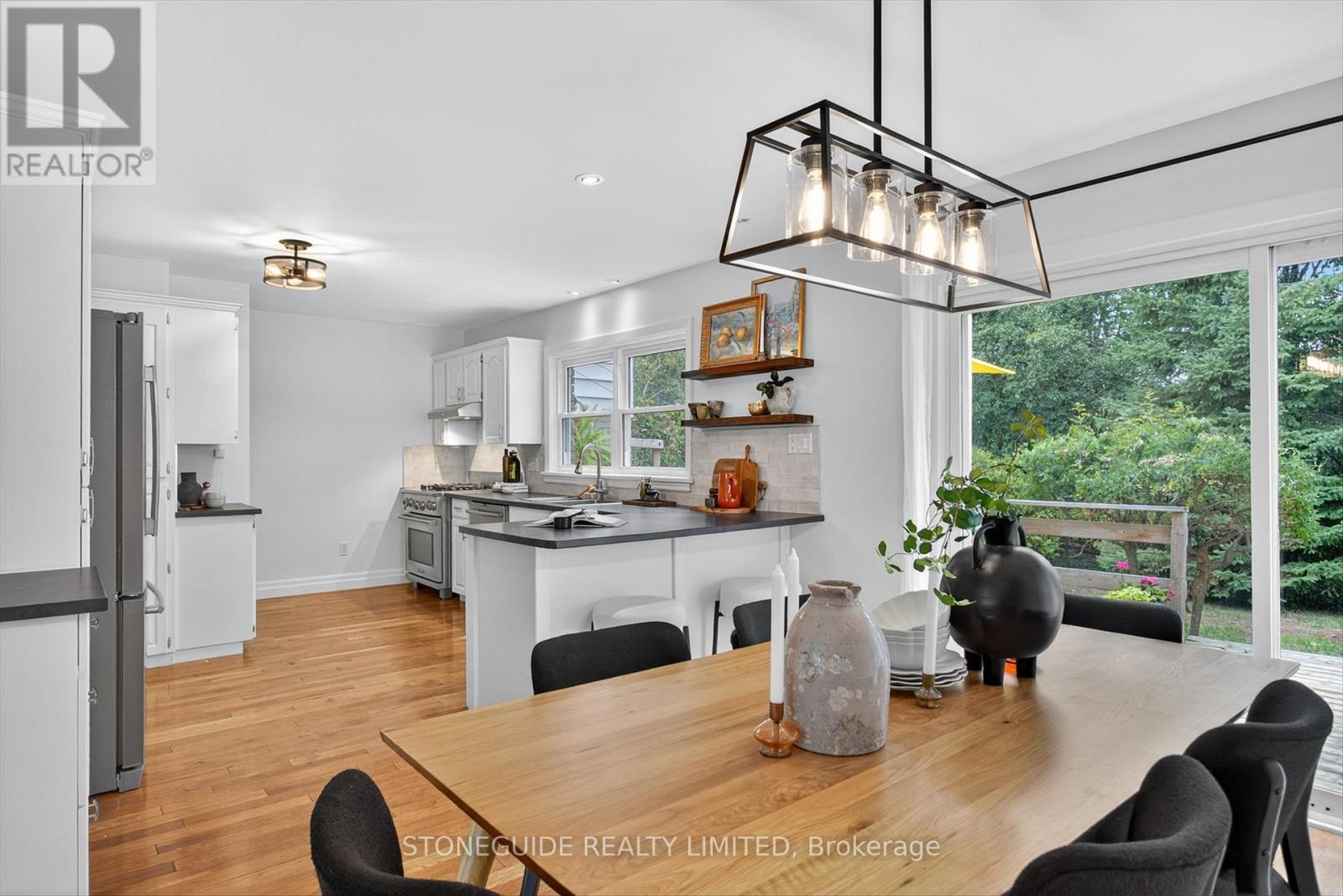 754 Hopkins Avenue, Peterborough (Town Ward 3), Ontario  K9J 4Y5 - Photo 12 - X12533000