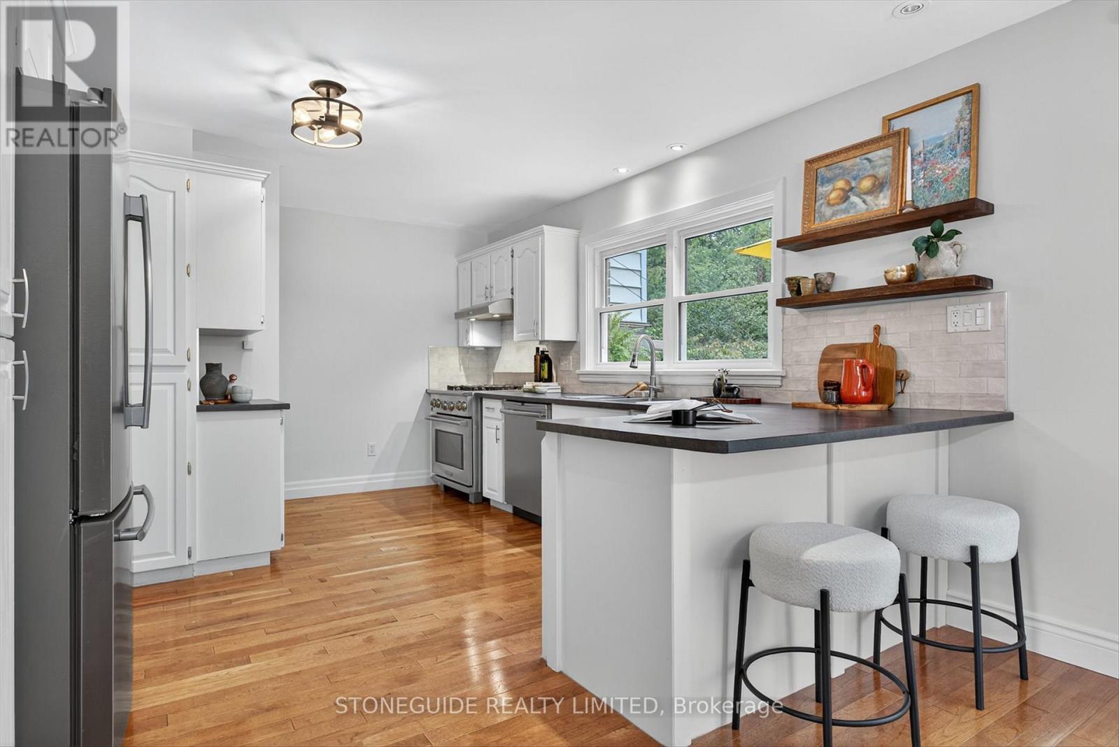 754 Hopkins Avenue, Peterborough (Town Ward 3), Ontario  K9J 4Y5 - Photo 14 - X12533000