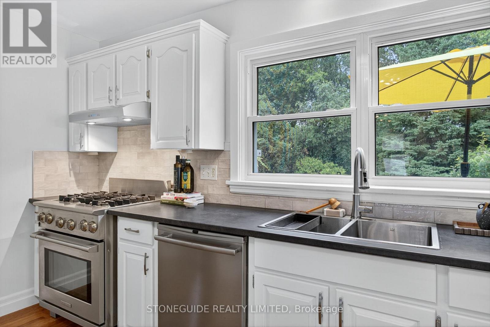 754 Hopkins Avenue, Peterborough (Town Ward 3), Ontario  K9J 4Y5 - Photo 17 - X12533000