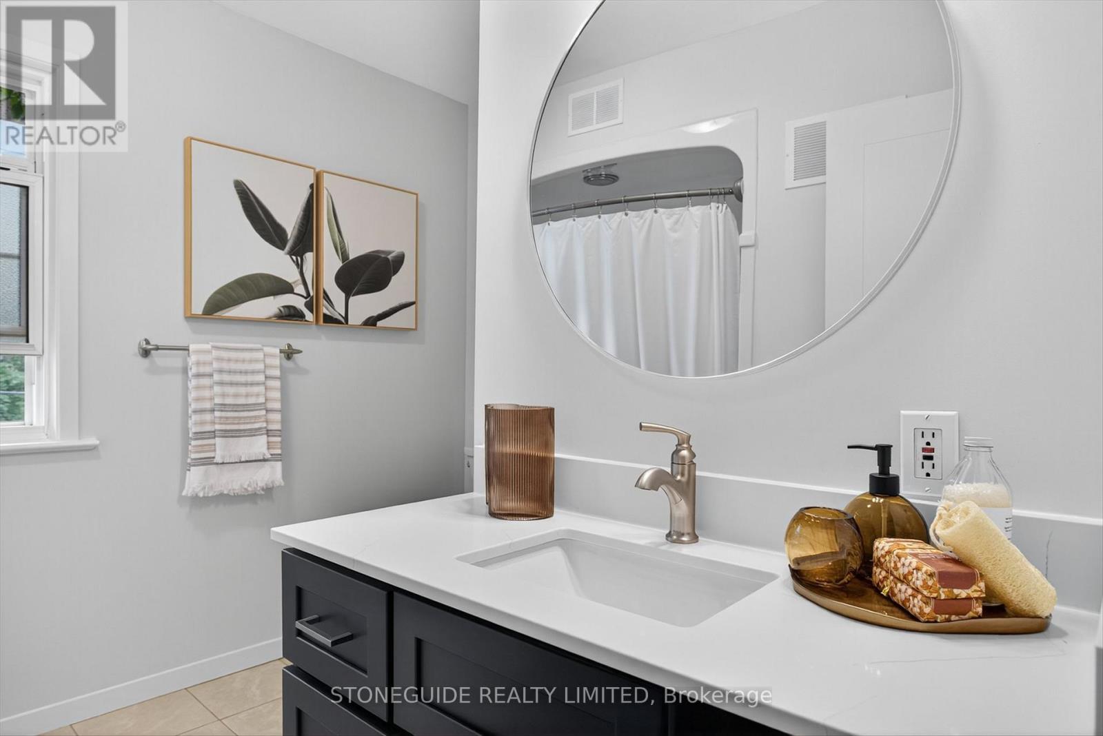 754 Hopkins Avenue, Peterborough (Town Ward 3), Ontario  K9J 4Y5 - Photo 24 - X12533000