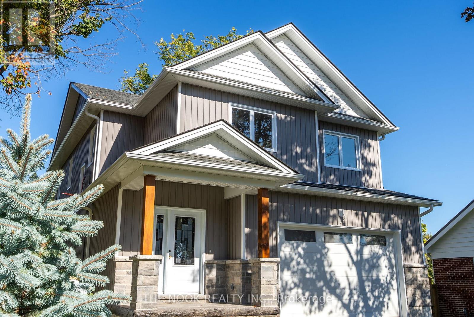 50 Russell Street E, Kawartha Lakes (Lindsay), Ontario  K9V 2A6 - Photo 3 - X12533052