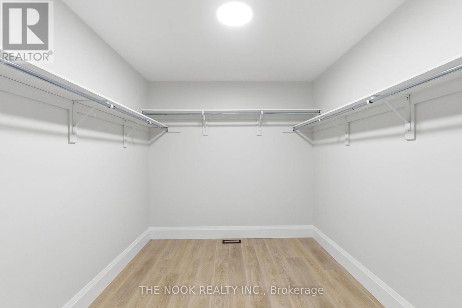 50 Russell Street E, Kawartha Lakes (Lindsay), Ontario  K9V 2A6 - Photo 34 - X12533052