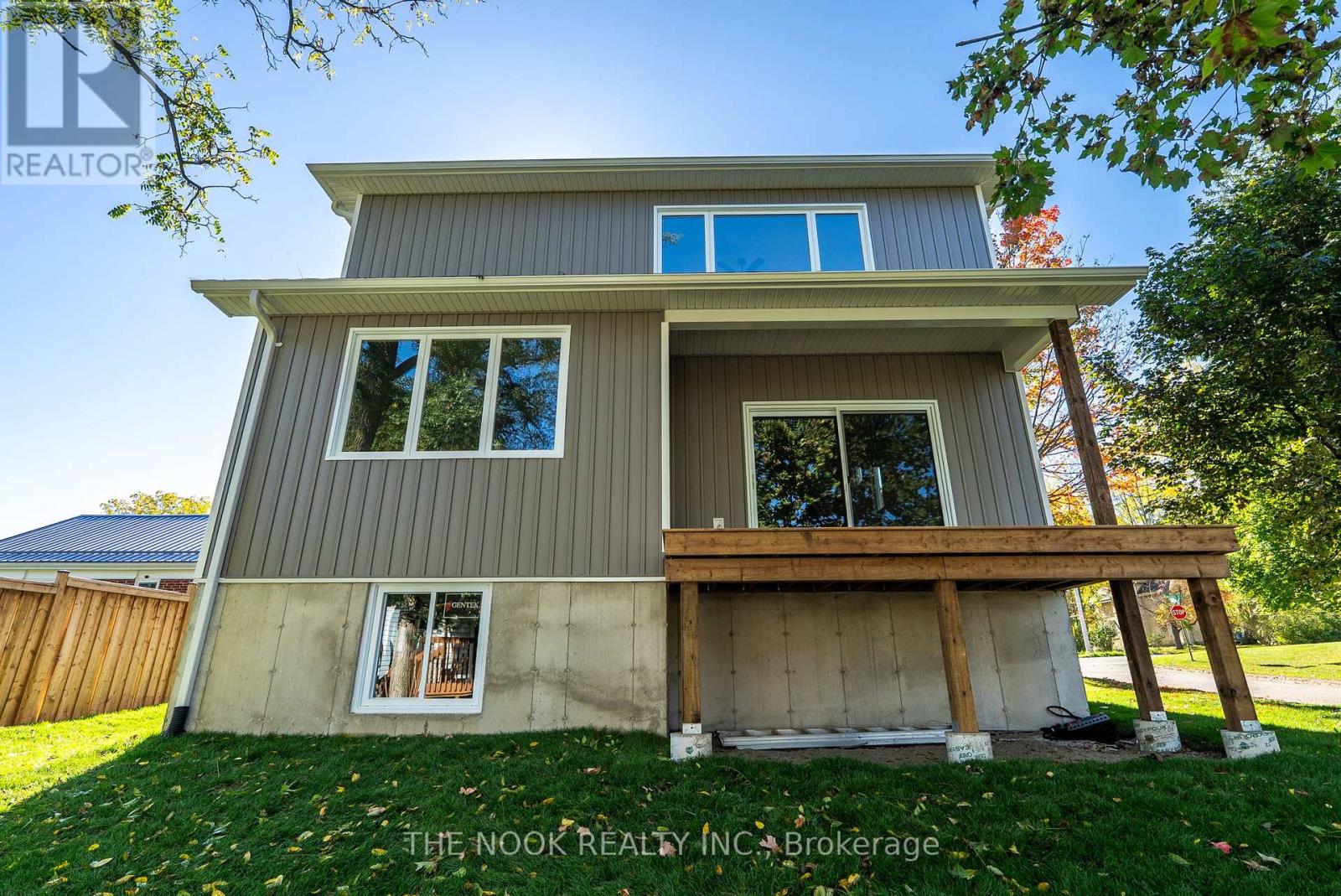 50 Russell Street E, Kawartha Lakes (Lindsay), Ontario  K9V 2A6 - Photo 44 - X12533052