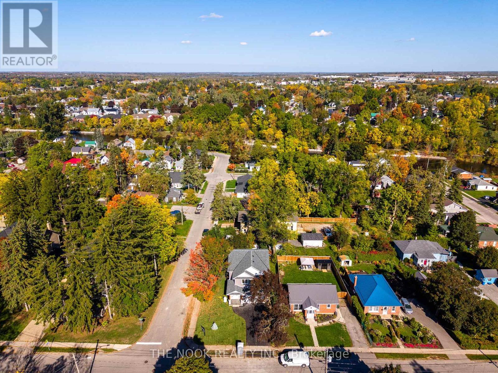 50 Russell Street E, Kawartha Lakes (Lindsay), Ontario  K9V 2A6 - Photo 48 - X12533052