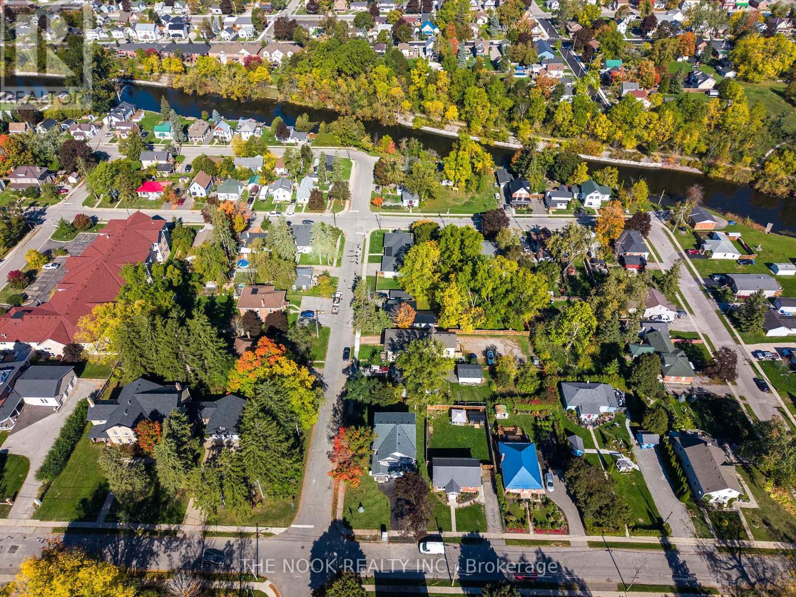 50 Russell Street E, Kawartha Lakes (Lindsay), Ontario  K9V 2A6 - Photo 50 - X12533052