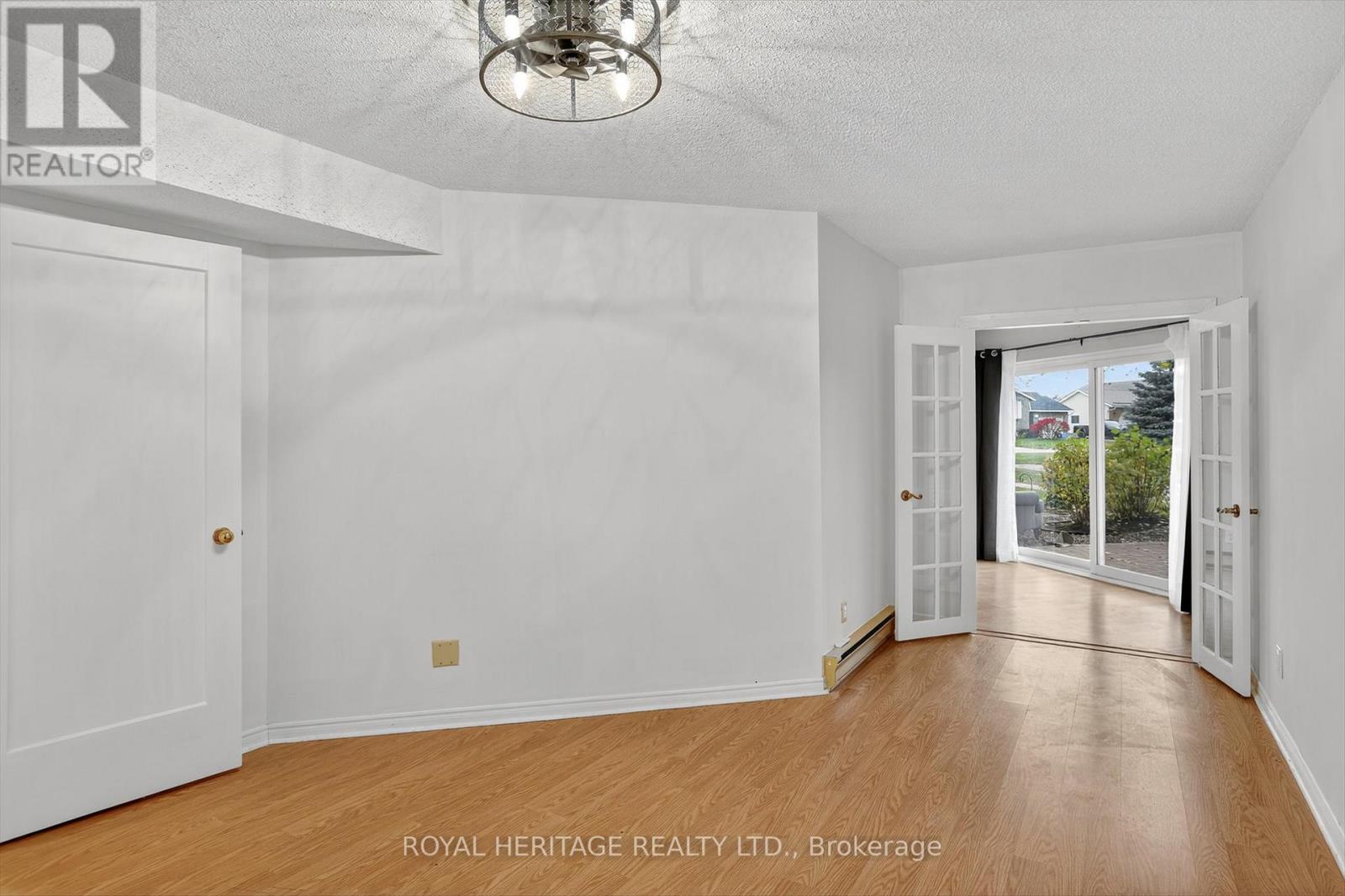 102 - 1 Heritage Way N, Kawartha Lakes (Lindsay), Ontario  K9V 5P9 - Photo 11 - X12532926