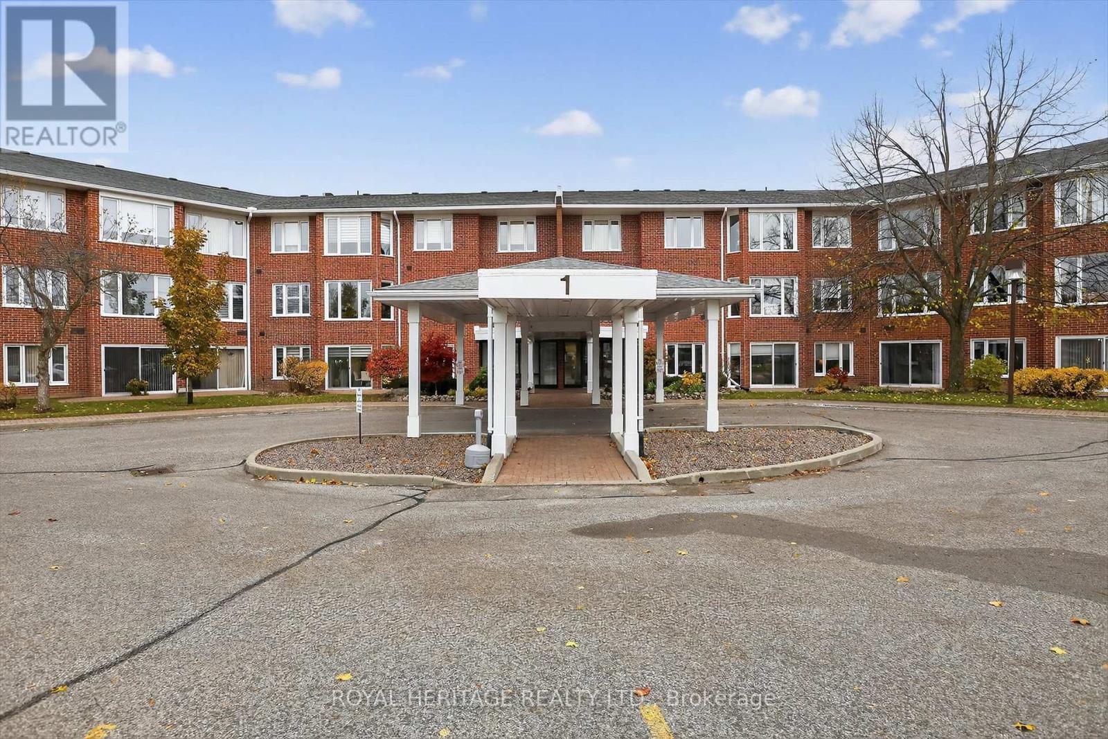 102 - 1 Heritage Way N, Kawartha Lakes (Lindsay), Ontario  K9V 5P9 - Photo 2 - X12532926