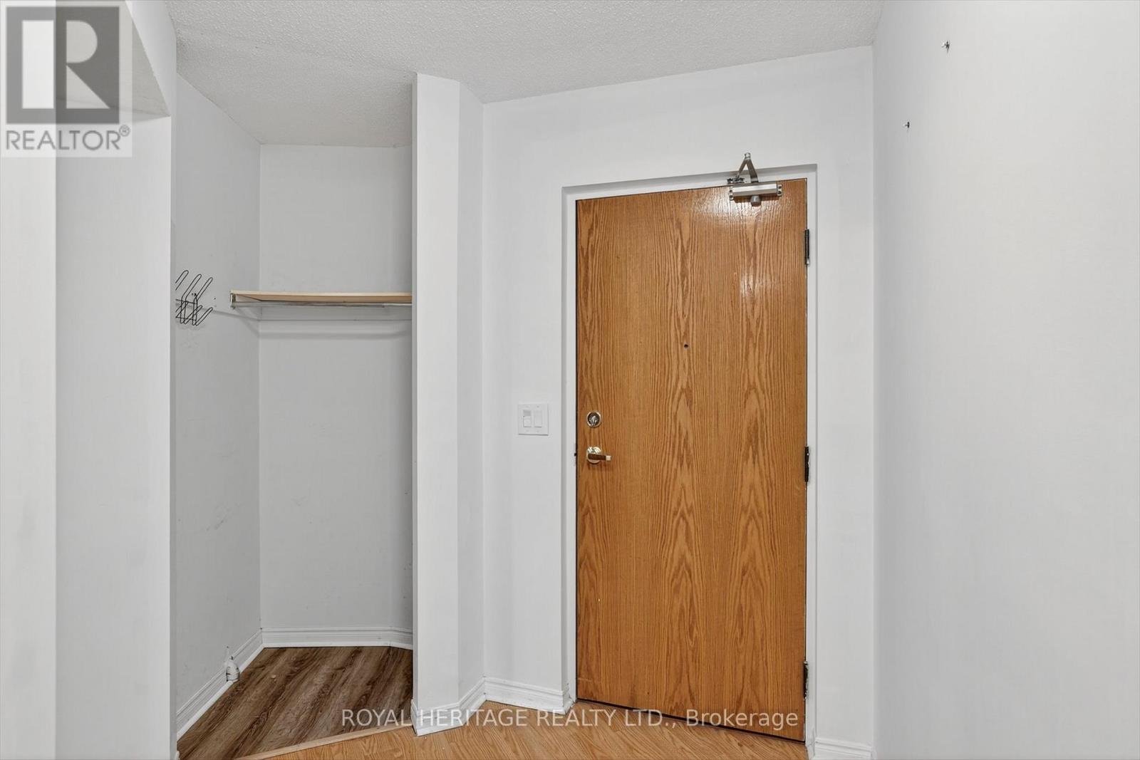 102 - 1 Heritage Way N, Kawartha Lakes (Lindsay), Ontario  K9V 5P9 - Photo 4 - X12532926