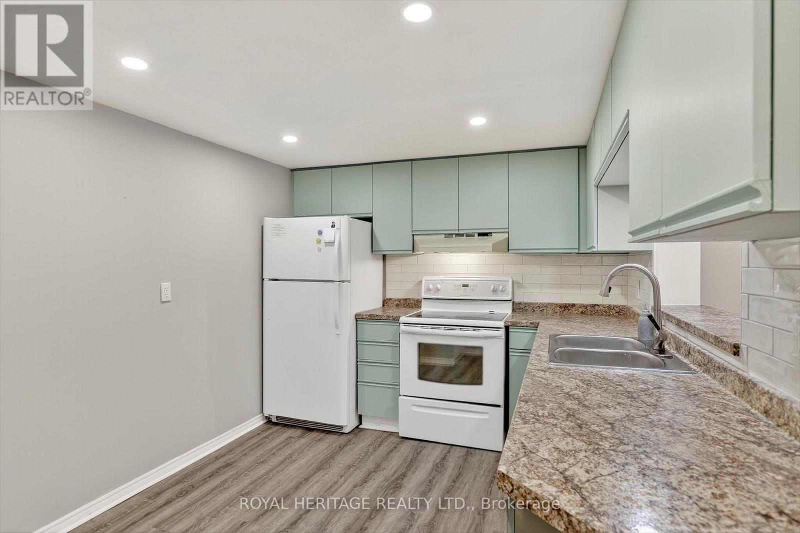 102 - 1 Heritage Way N, Kawartha Lakes (Lindsay), Ontario  K9V 5P9 - Photo 5 - X12532926