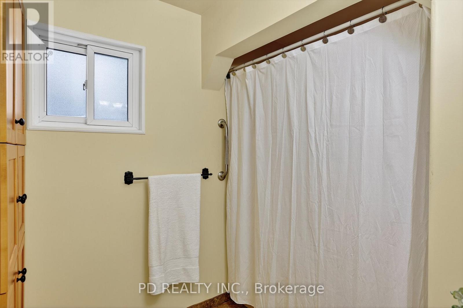 200 Charlore Park Drive, Kawartha Lakes (Omemee), Ontario  K0L 2W0 - Photo 17 - X12534030