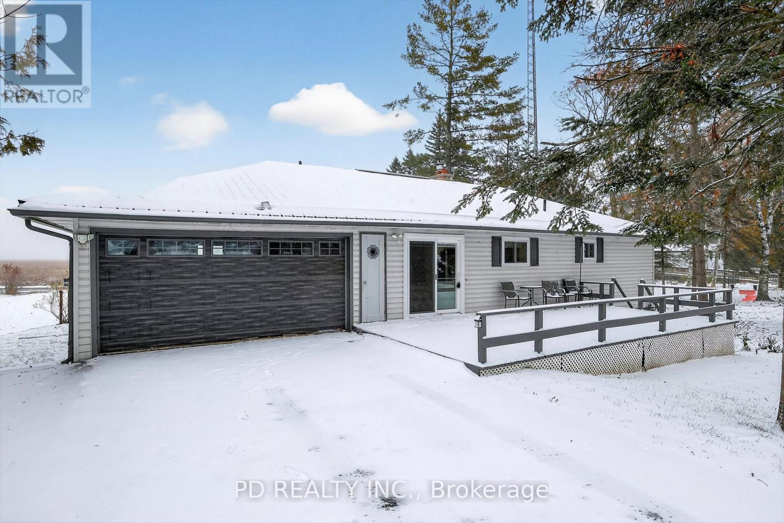 200 Charlore Park Drive, Kawartha Lakes (Omemee), Ontario  K0L 2W0 - Photo 2 - X12534030