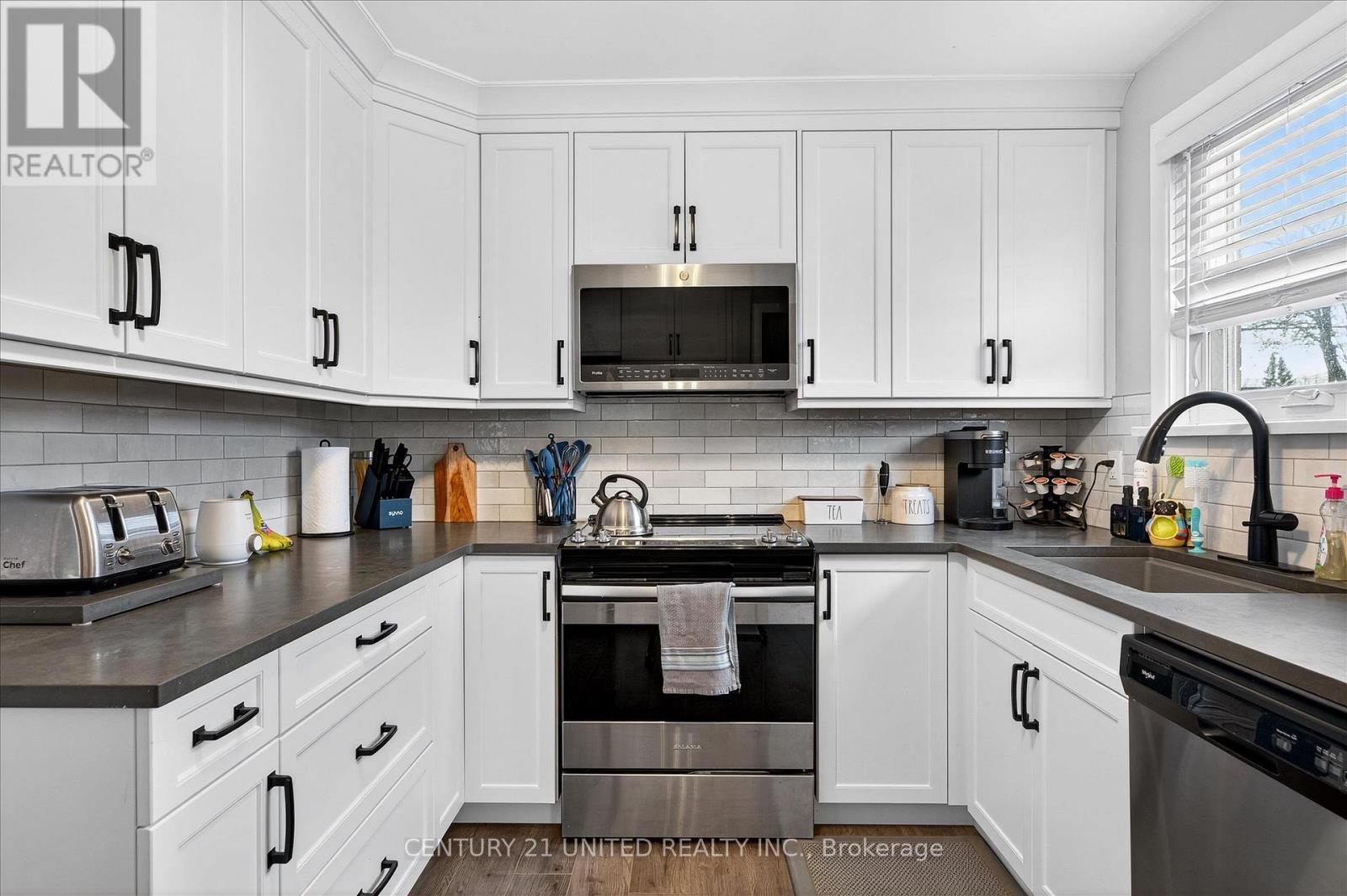 762 Cameron Street, Peterborough (Otonabee Ward 1), Ontario  K9J 3Z8 - Photo 10 - X12536180