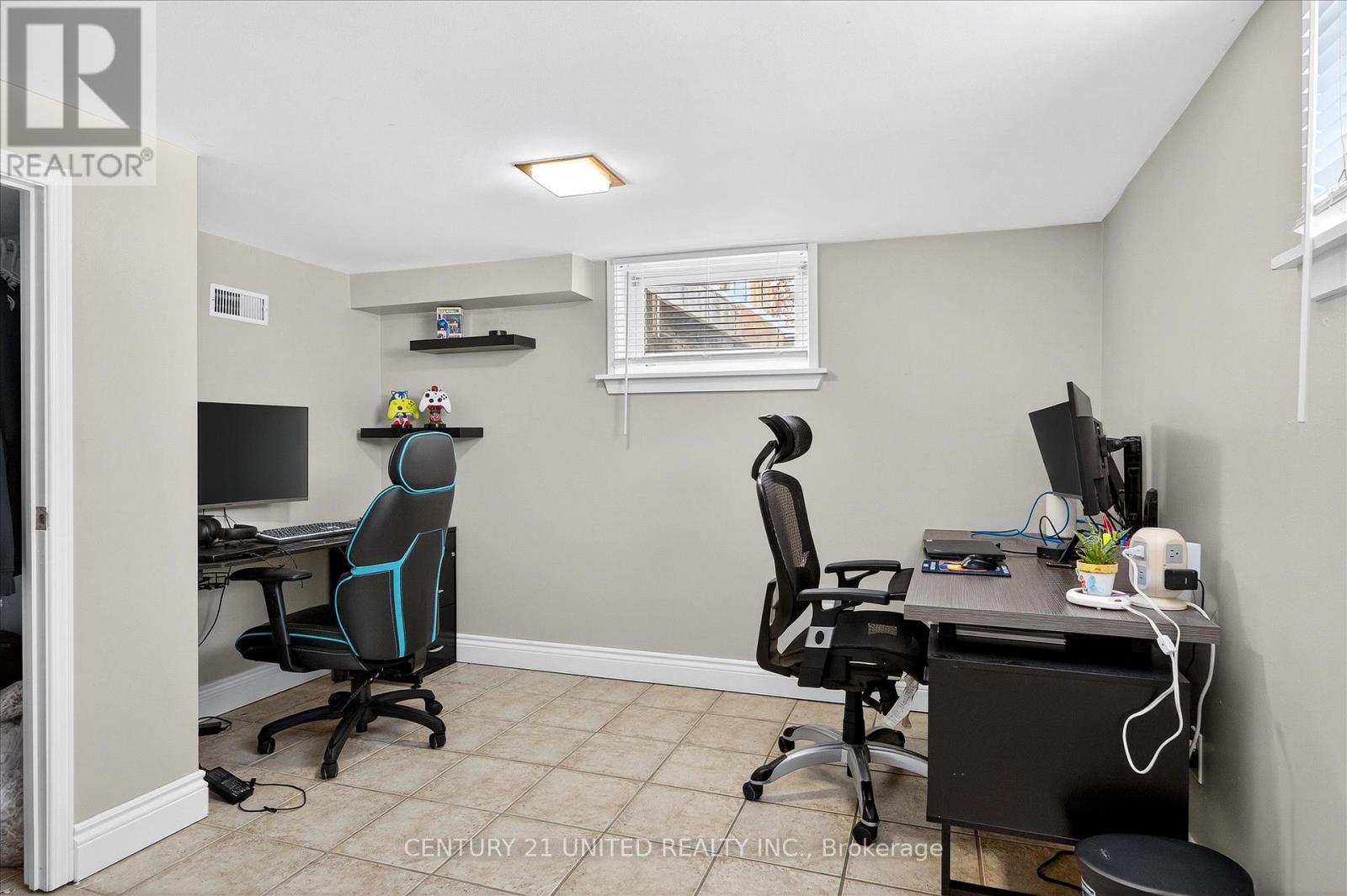 762 Cameron Street, Peterborough (Otonabee Ward 1), Ontario  K9J 3Z8 - Photo 35 - X12536180