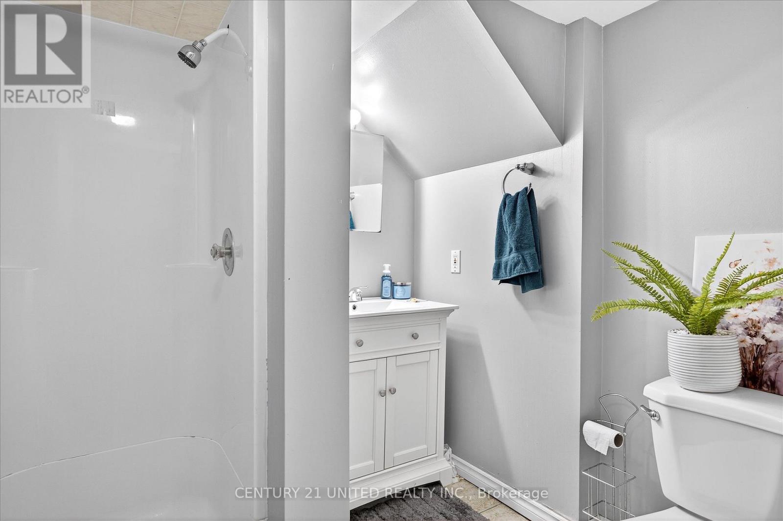 762 Cameron Street, Peterborough (Otonabee Ward 1), Ontario  K9J 3Z8 - Photo 37 - X12536180