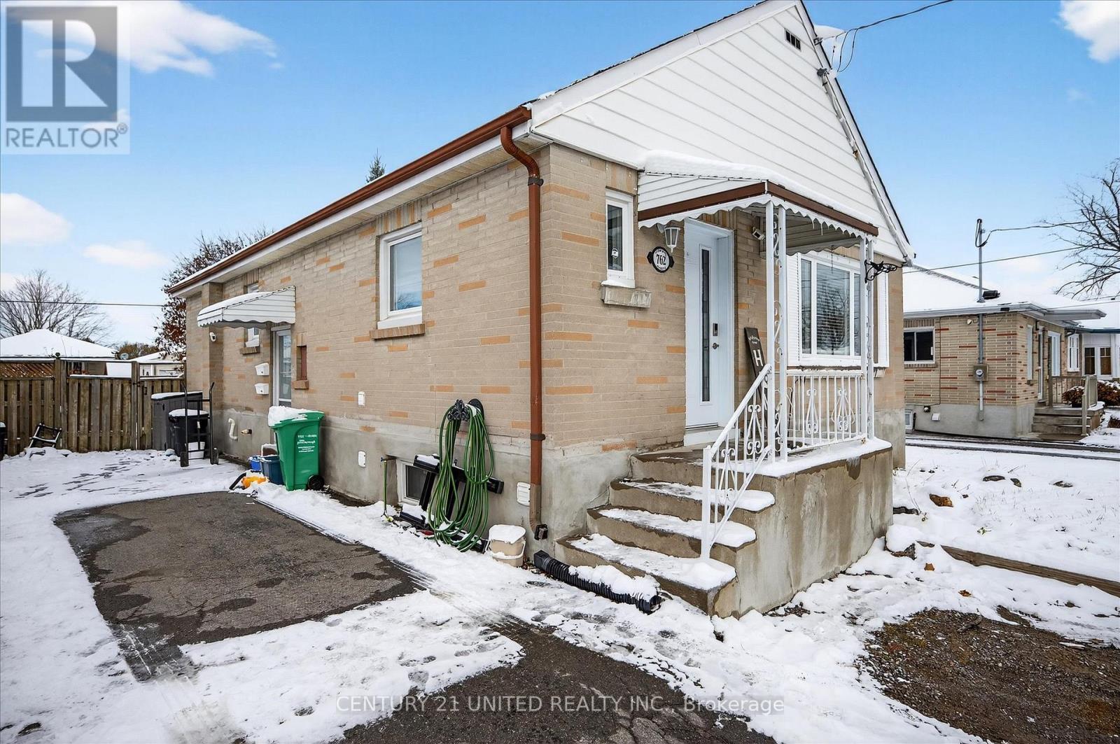 762 Cameron Street, Peterborough (Otonabee Ward 1), Ontario  K9J 3Z8 - Photo 4 - X12536180