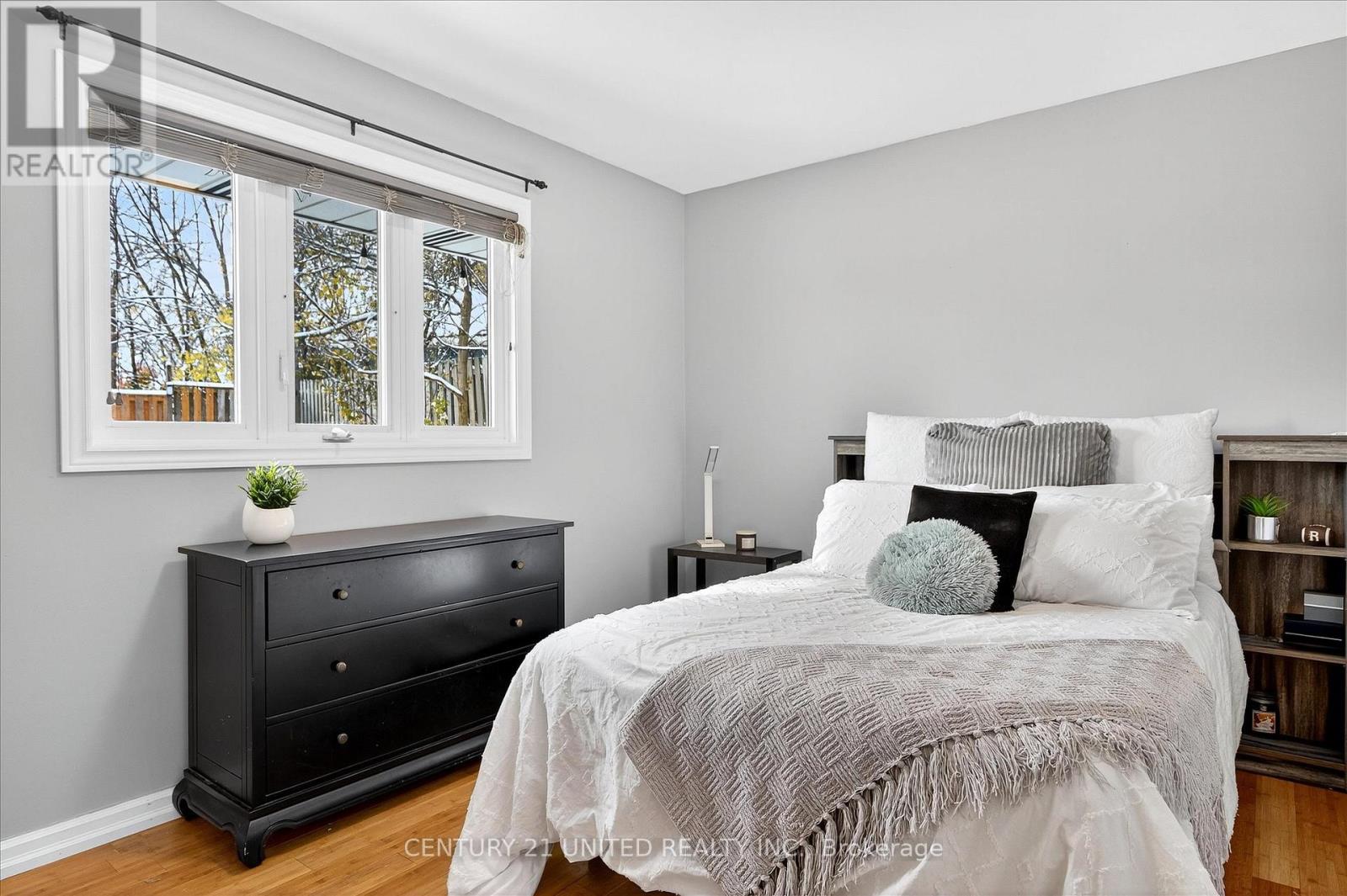 105 Ridgewood Road, Peterborough (Monaghan Ward 2), Ontario  K9J 1P2 - Photo 17 - X12537074