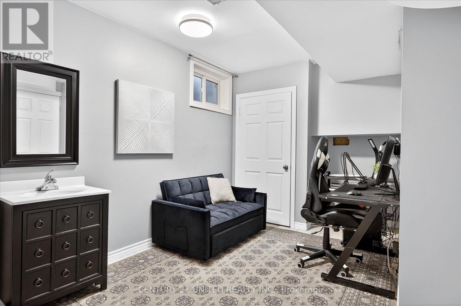 105 Ridgewood Road, Peterborough (Monaghan Ward 2), Ontario  K9J 1P2 - Photo 28 - X12537074