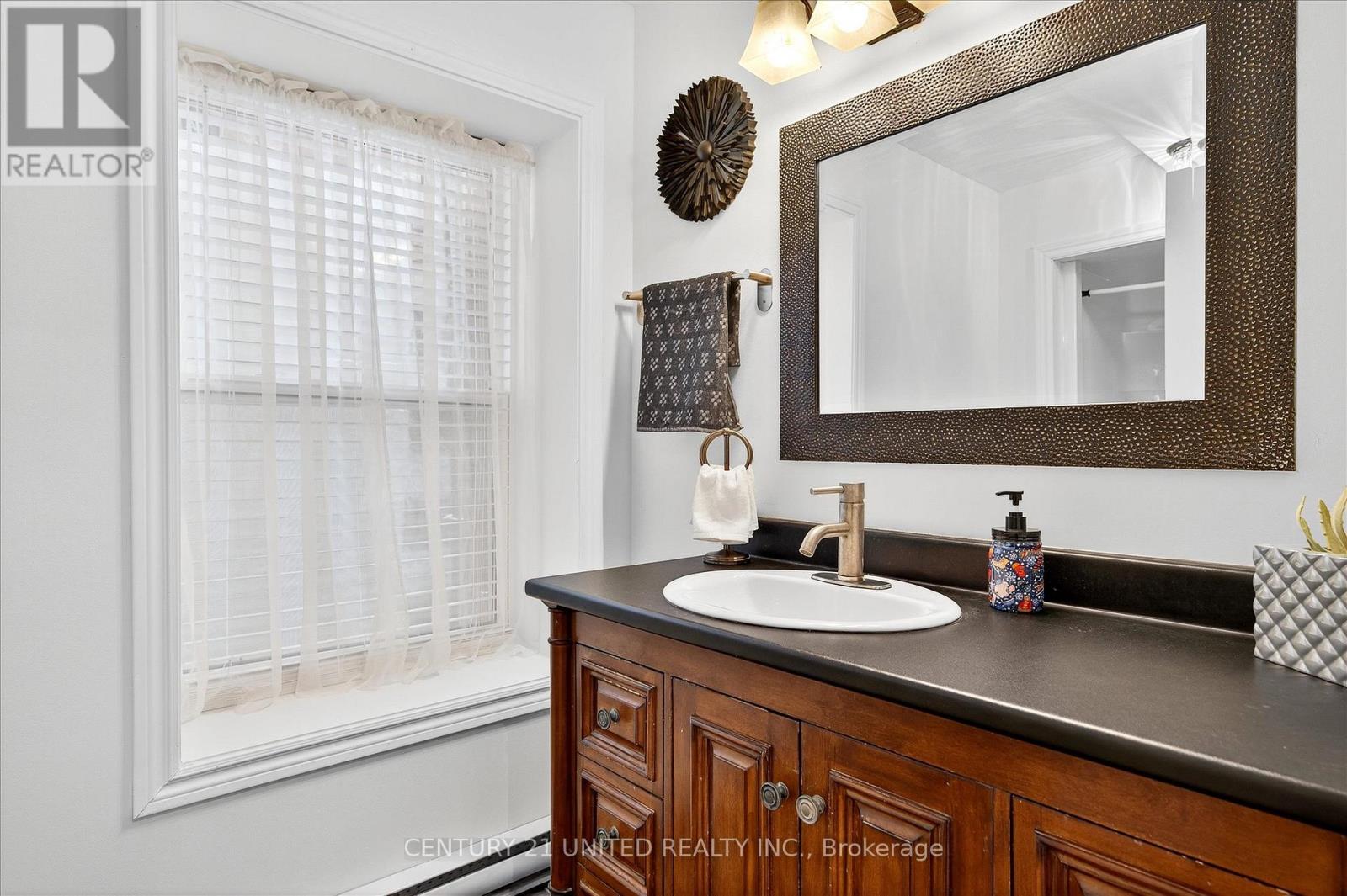 105 Ridgewood Road, Peterborough (Monaghan Ward 2), Ontario  K9J 1P2 - Photo 37 - X12537074