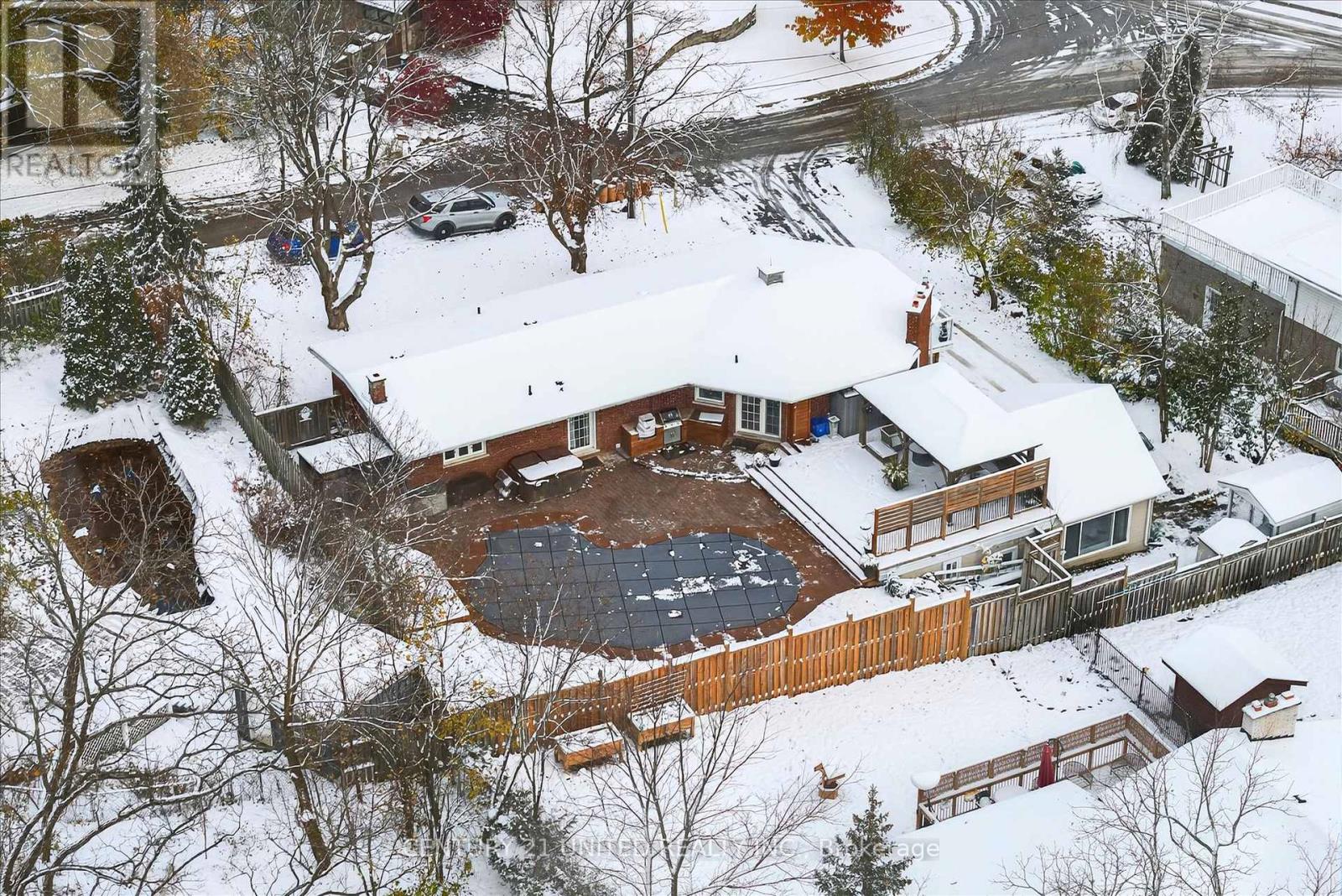 105 Ridgewood Road, Peterborough (Monaghan Ward 2), Ontario  K9J 1P2 - Photo 4 - X12537074