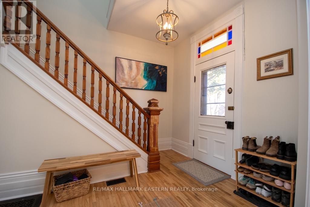 3477 Wallace Point Road, Otonabee-South Monaghan, Ontario  K9J 6Y3 - Photo 5 - X12537390