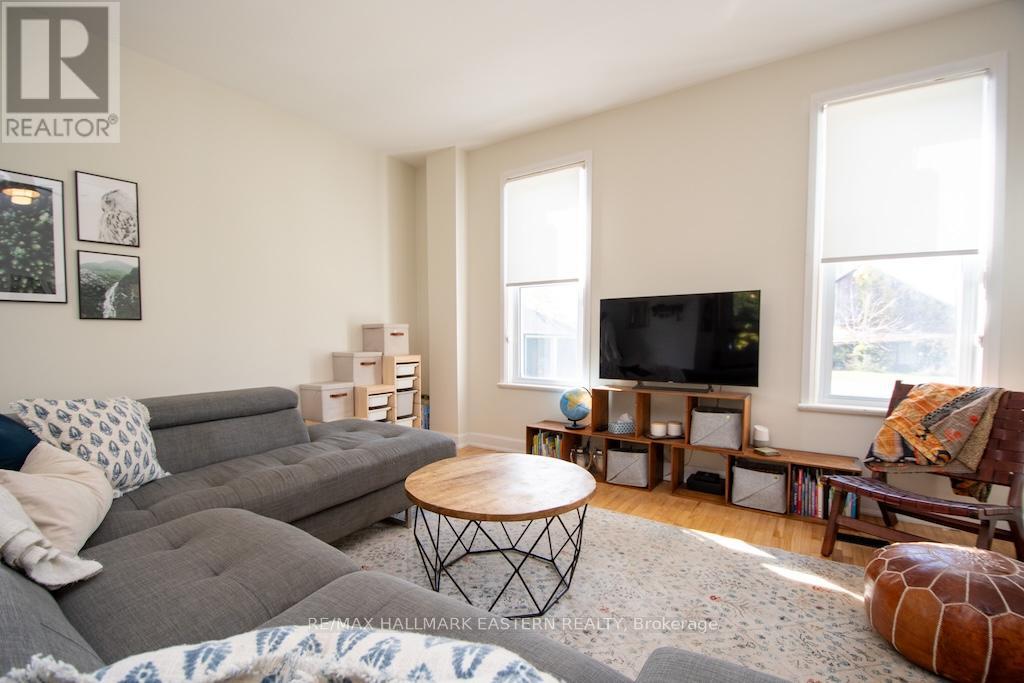 3477 Wallace Point Road, Otonabee-South Monaghan, Ontario  K9J 6Y3 - Photo 7 - X12537390