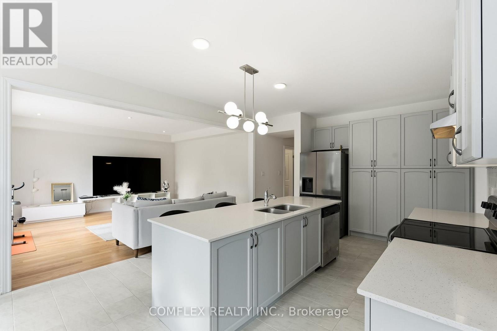 39 Connolly Road, Kawartha Lakes (Lindsay), Ontario  K9V 5H5 - Photo 14 - X12537238