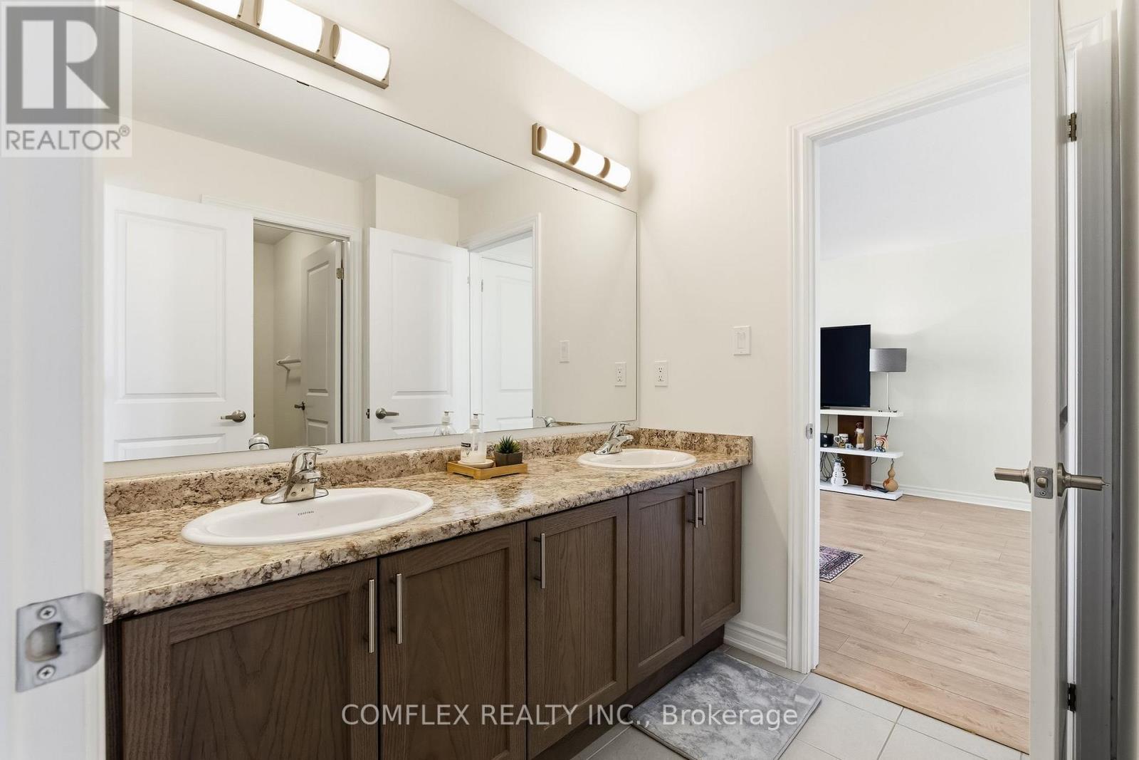 39 Connolly Road, Kawartha Lakes (Lindsay), Ontario  K9V 5H5 - Photo 29 - X12537238