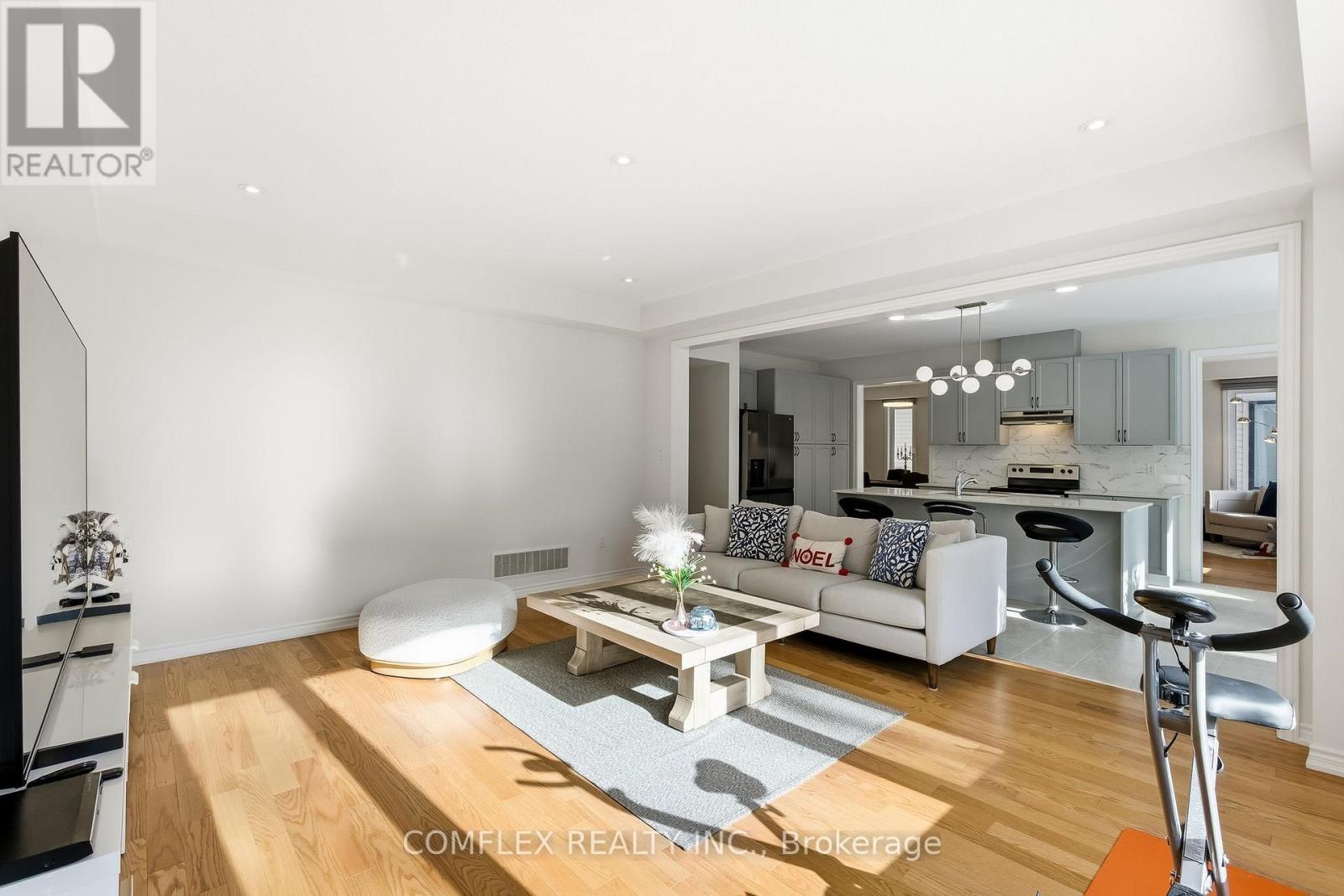 39 Connolly Road, Kawartha Lakes (Lindsay), Ontario  K9V 5H5 - Photo 9 - X12537238