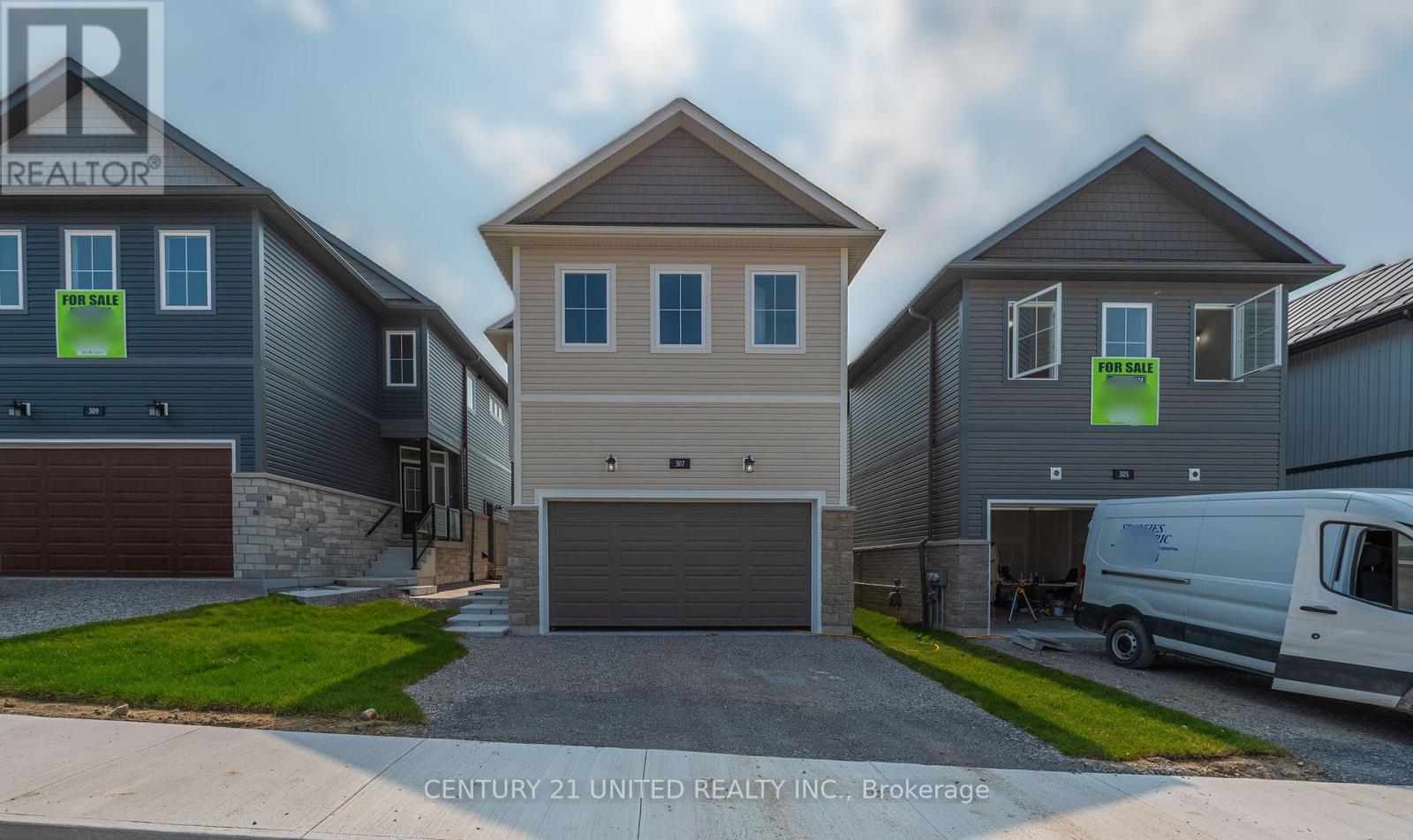 307 Mullighan Gardens, Peterborough (Monaghan Ward 2), Ontario  K9K 0H2 - Photo 1 - X12538198