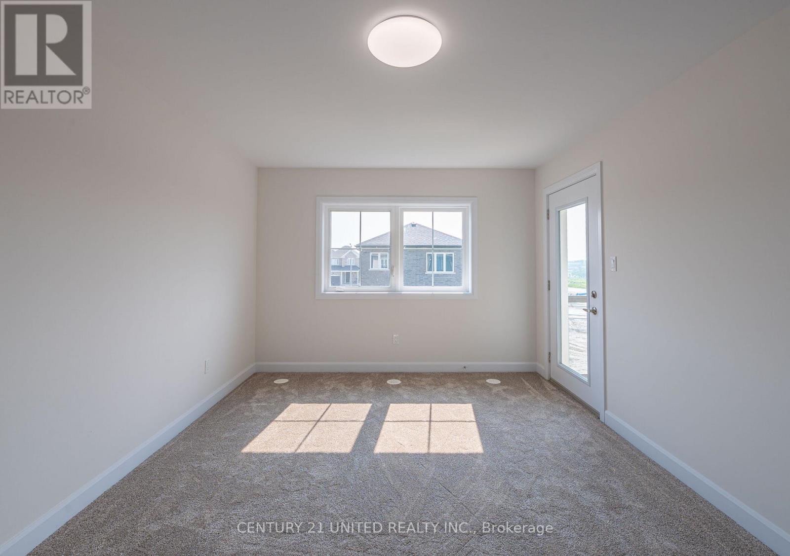 307 Mullighan Gardens, Peterborough (Monaghan Ward 2), Ontario  K9K 0H2 - Photo 6 - X12538198