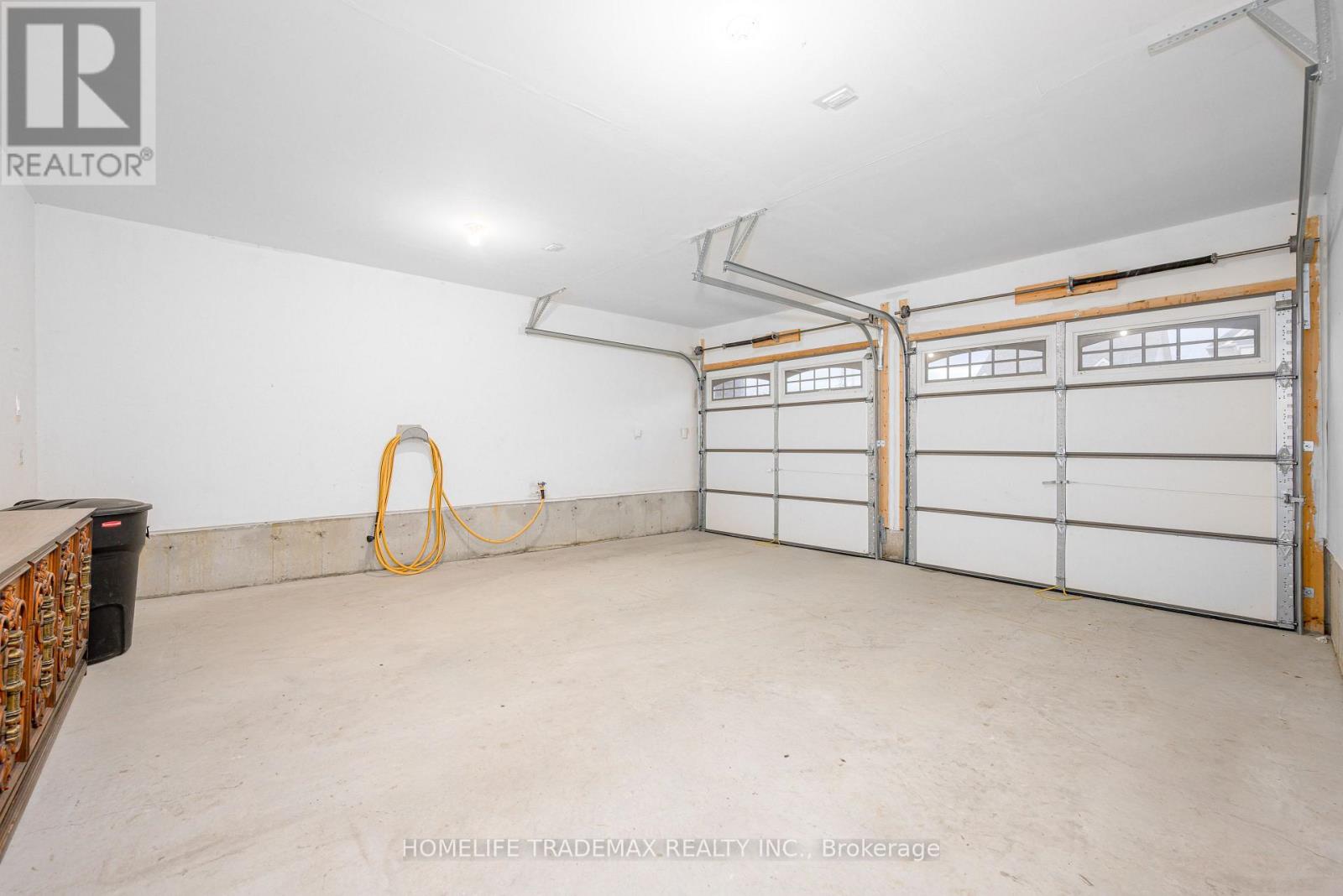 29 Hennessey Crescent, Kawartha Lakes (Lindsay), Ontario  K9V 0P3 - Photo 10 - X12537930