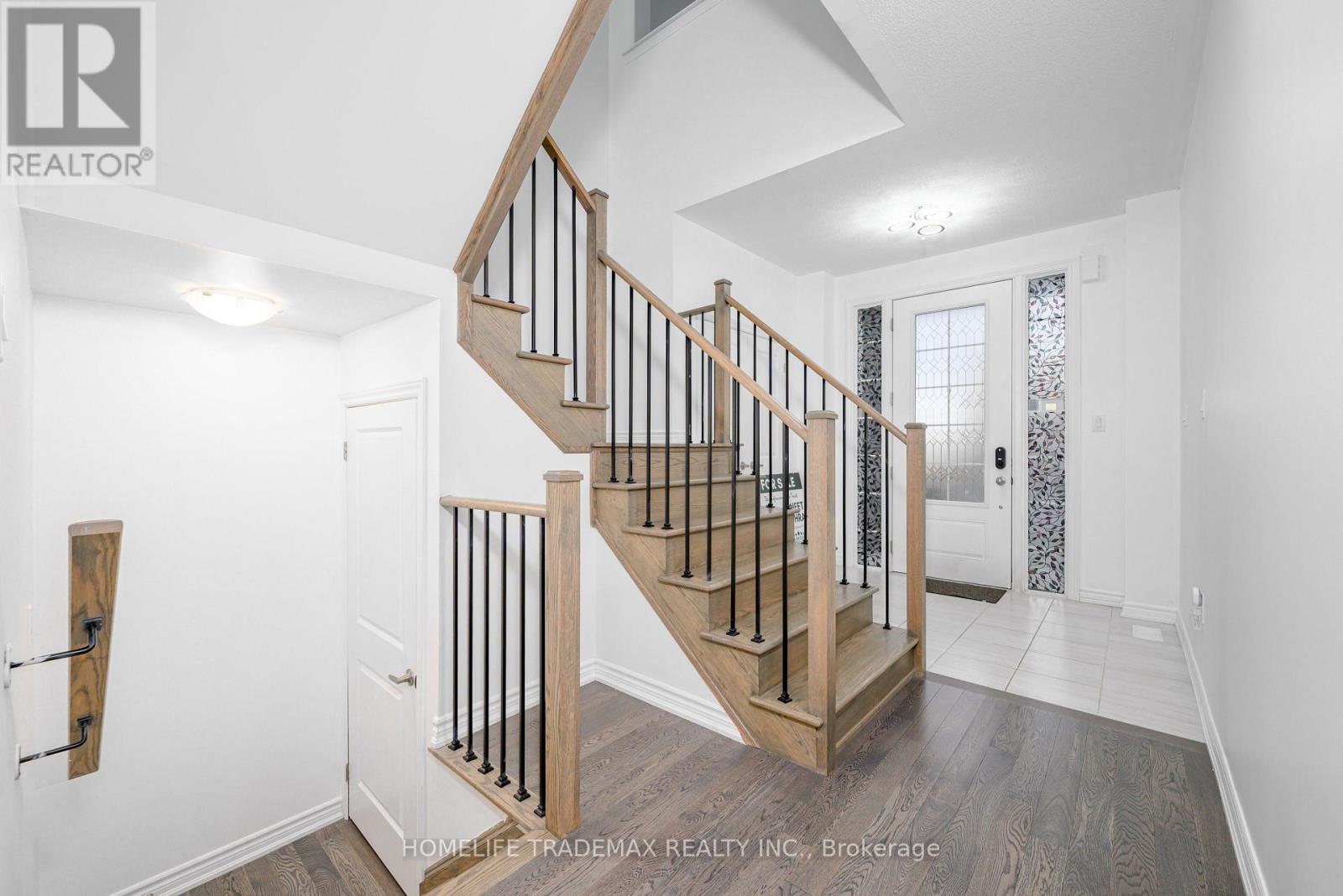 29 Hennessey Crescent, Kawartha Lakes (Lindsay), Ontario  K9V 0P3 - Photo 12 - X12537930